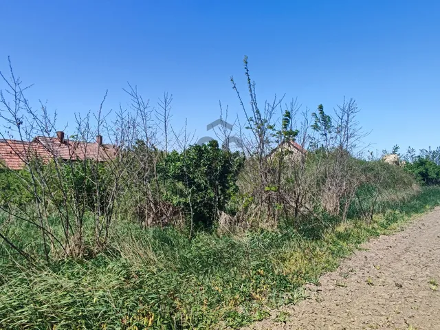 Eladó telek Egyek 1144 nm