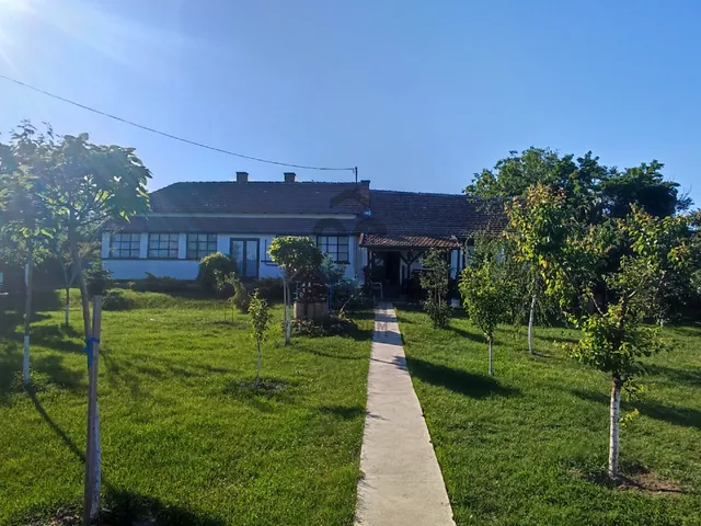 Eladó ház Tiszaderzs 77 nm