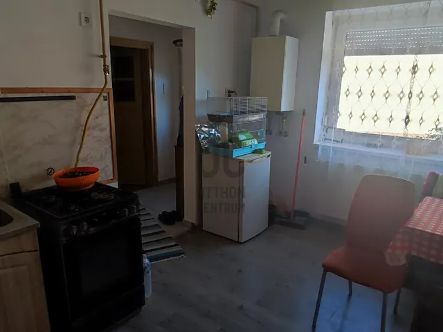 Eladó ház Tiszafüred 302 nm