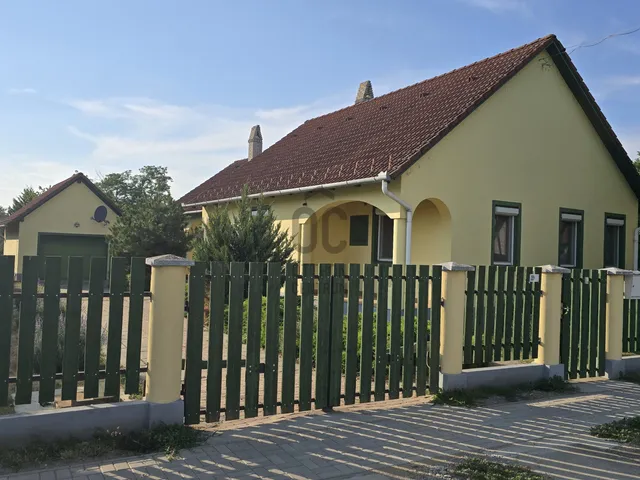 Eladó ház Tiszaderzs 141 nm