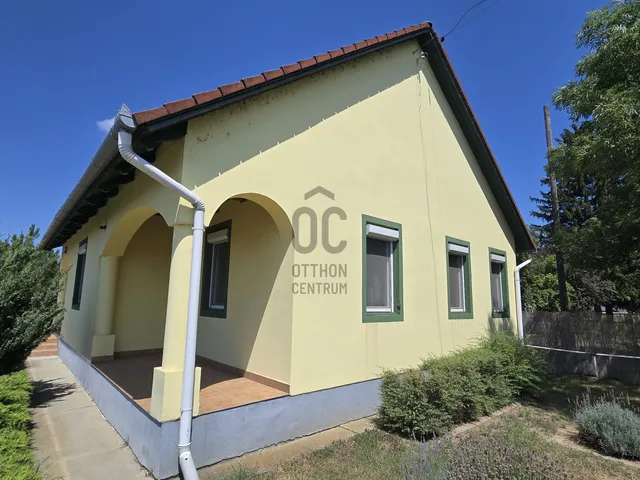 Eladó ház Tiszaderzs 141 nm