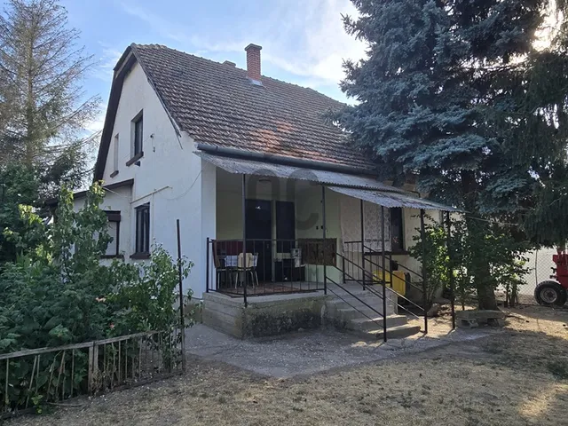 Eladó ház Tiszaderzs 126 nm