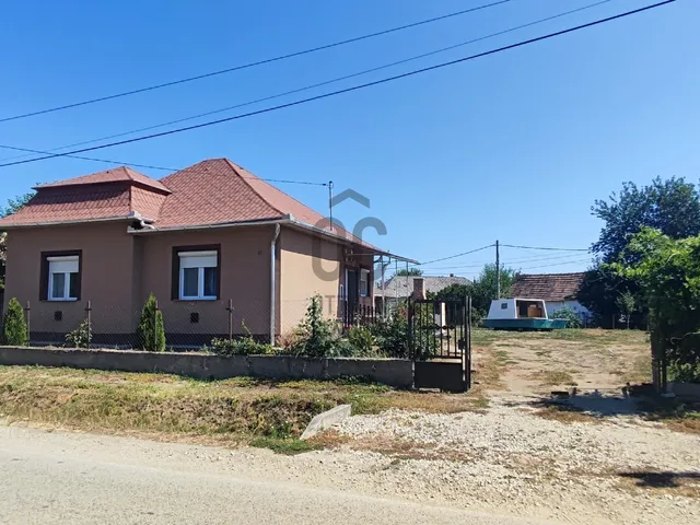 Eladó ház Tiszadorogma 1286 nm