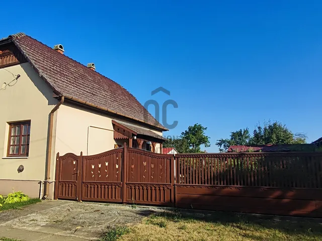 Eladó ház Nagyiván 1194 nm