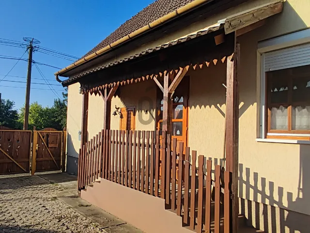 Eladó ház Nagyiván 1194 nm