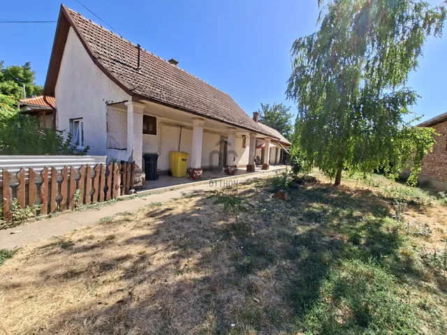 Eladó ház Tiszafüred 1161 nm
