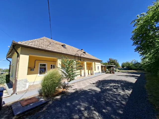 Eladó ház Poroszló 100 nm