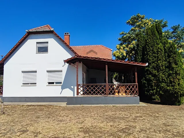 Eladó ház Sarud 5052 nm