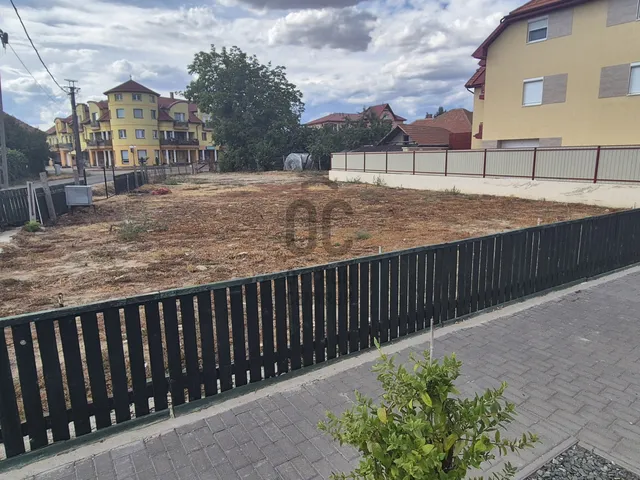 Eladó telek Tiszafüred 709 nm