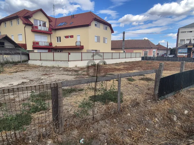 Eladó telek Tiszafüred 709 nm