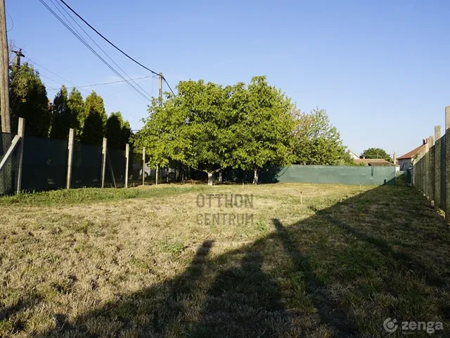 Eladó telek Tiszafüred 1185 nm
