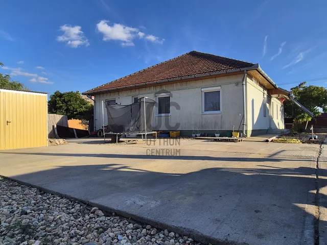 Eladó ház Tiszaigar 160 nm