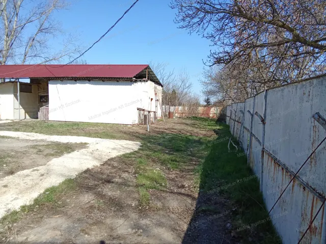 Kiadó kereskedelmi és ipari ingatlan Tószeg 60 nm