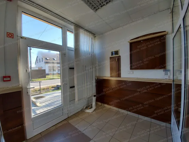 Eladó kereskedelmi és ipari ingatlan Tiszaszentimre 83 nm