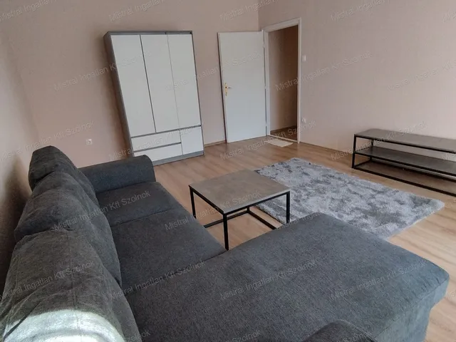 Kiadó lakás Szolnok, Belváros 40 nm