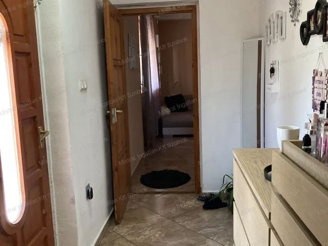 Eladó ház Kőtelek 198 nm