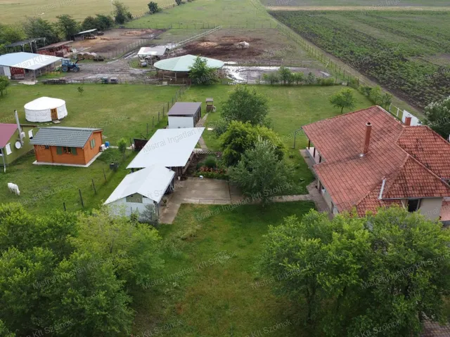 Eladó ház Szolnok 251 nm