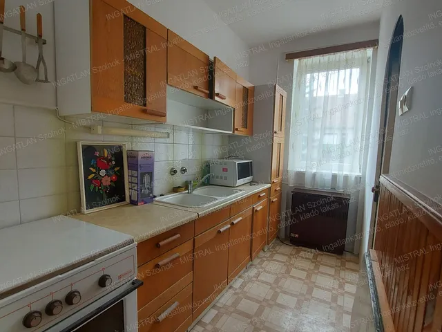 Kiadó lakás Szolnok, Belváros 35 nm