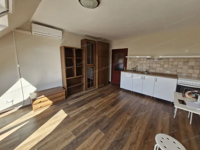 Eladó lakás Szolnok, Belváros 23 nm