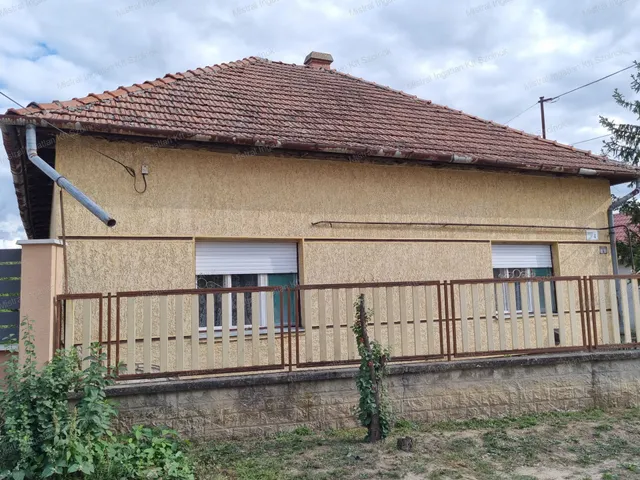 Eladó ház Cibakháza 88 nm