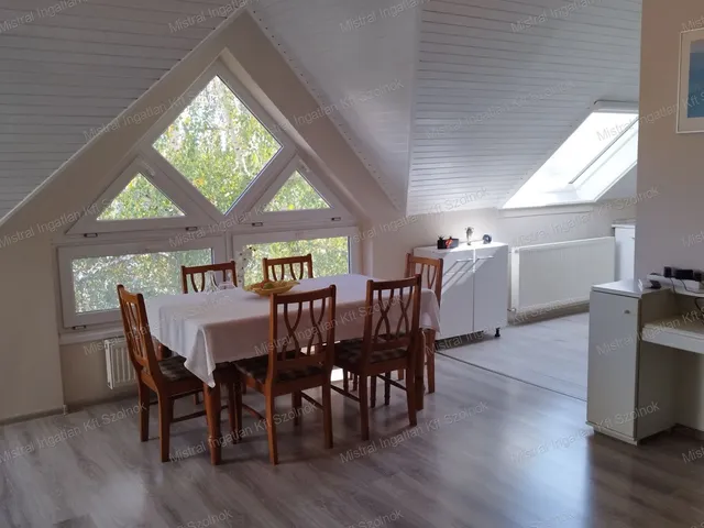 Eladó lakás Szolnok, Belváros 92 nm