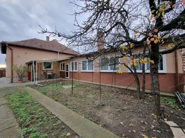 Eladó ház Tiszapüspöki 140 nm