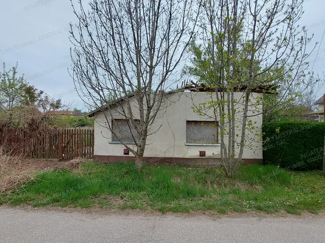 Eladó ház Tiszakürt 80 nm