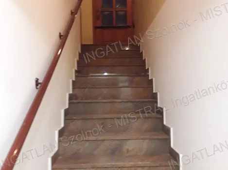 Eladó kereskedelmi és ipari ingatlan Szolnok, Belváros 130 nm