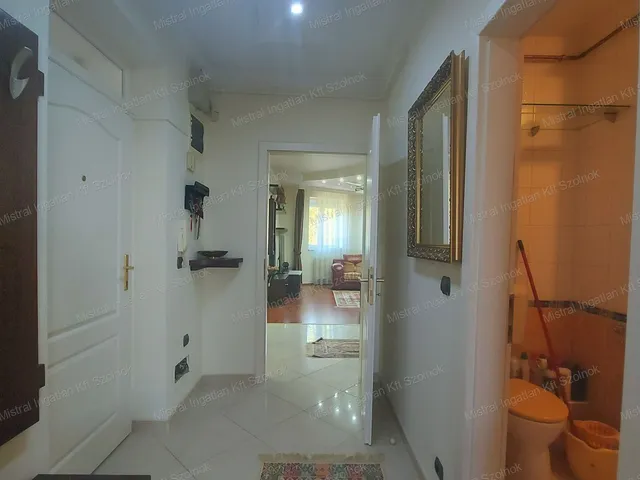 Eladó lakás Szolnok, Belváros 98 nm