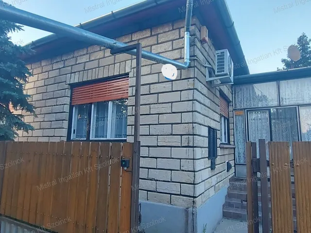 Eladó ház Törökszentmiklós 70 nm