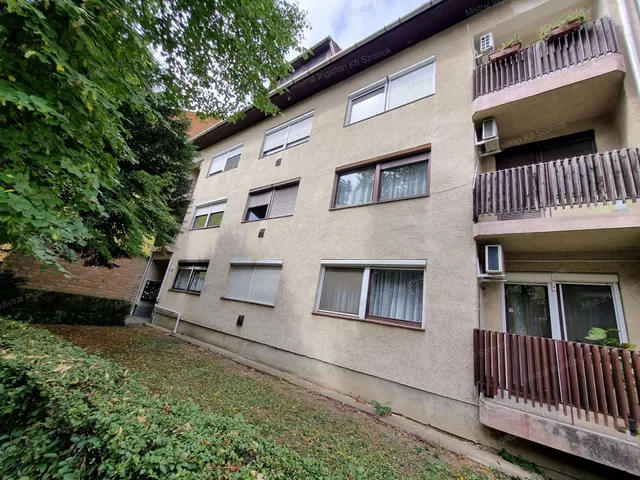 Eladó lakás Szolnok, Belváros 30 nm