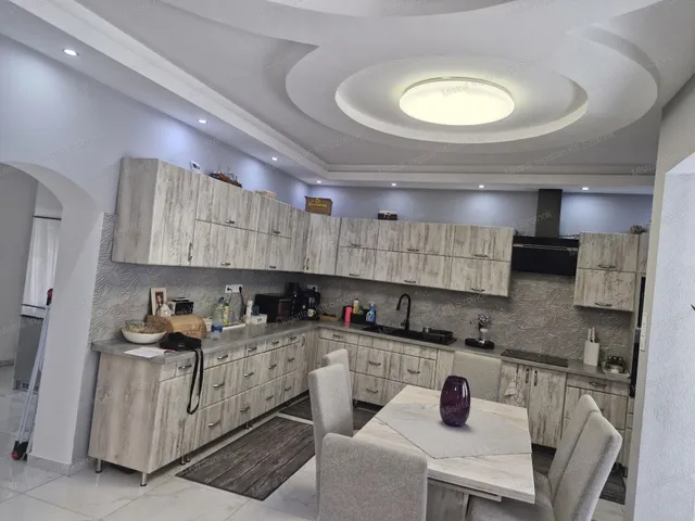 Eladó ház Szolnok, Belváros 144 nm