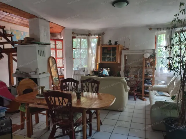 Eladó ház Szolnok 220 nm