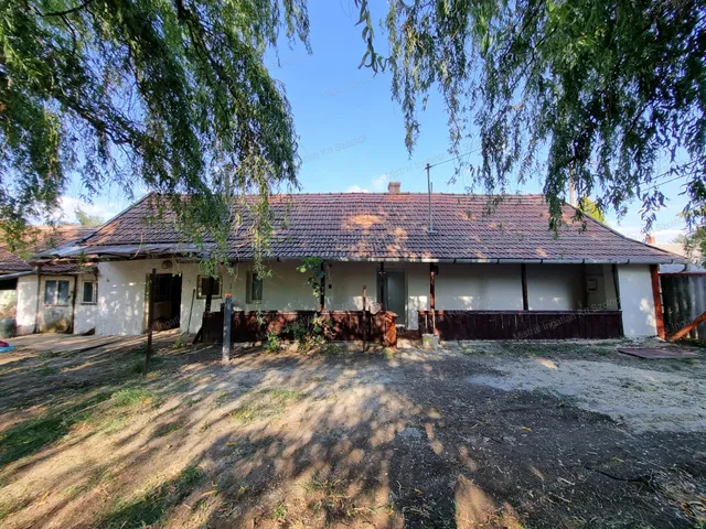 Eladó ház Törökszentmiklós, Alvég 32 nm