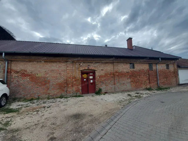 Eladó ház Szolnok, Belváros 113 nm