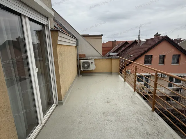 Eladó lakás Szolnok, Belváros 71 nm