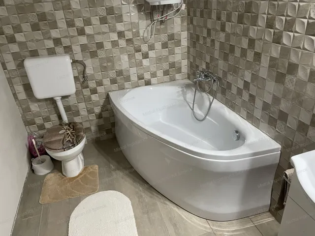 Eladó ház Újszász 94 nm