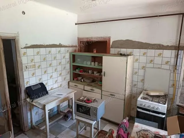 Eladó ház Törökszentmiklós 747 nm