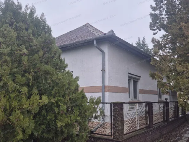 Eladó ház Tiszapüspöki 87 nm