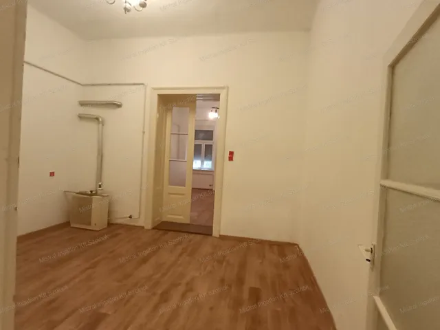 Kiadó ház Szolnok 64 nm