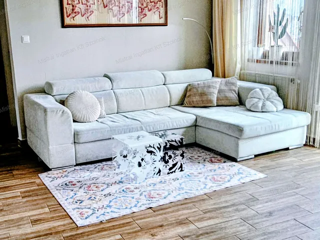 Eladó lakás Szolnok, Belváros 64 nm