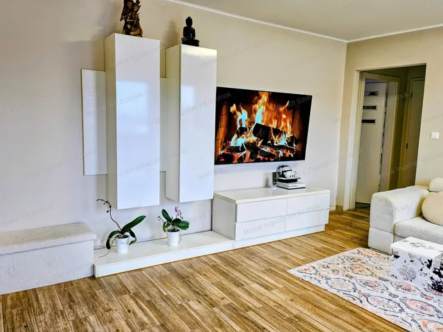 Eladó lakás Szolnok, Belváros 64 nm