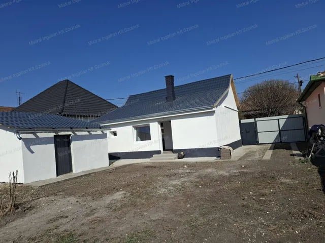 Eladó ház Szolnok, Pletykafalu 47 nm