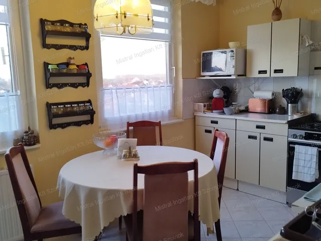 Eladó lakás Szolnok, Belváros 70 nm