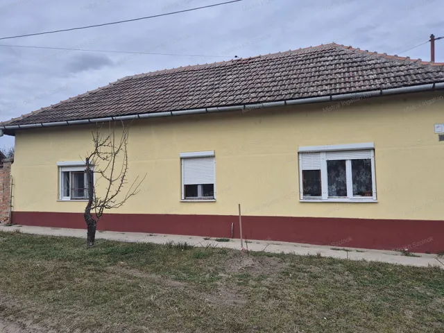 Eladó ház Cibakháza 100 nm