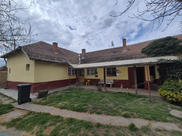 Eladó ház Cibakháza 100 nm