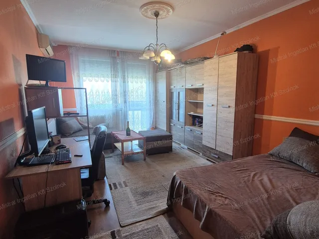 Eladó lakás Szolnok, Belváros 30 nm