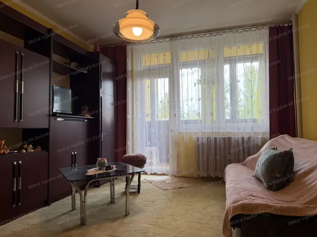 Eladó lakás Szolnok, Belváros 36 nm