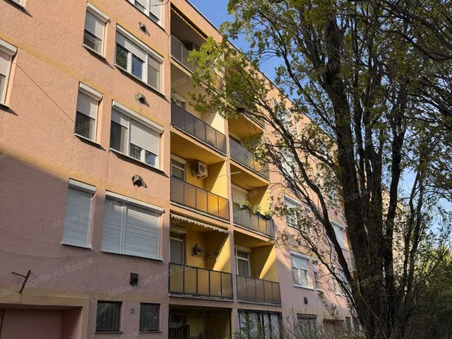 Eladó lakás Szolnok, Belváros 33 nm