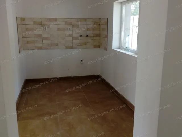 Kiadó ház Tószeg 40 nm